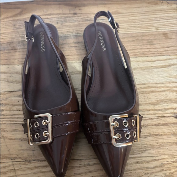 Bernese Buckle Slingback Pointed Toe Flat Elegant Brown size 8.5 NWOT - Picture 3 of 8